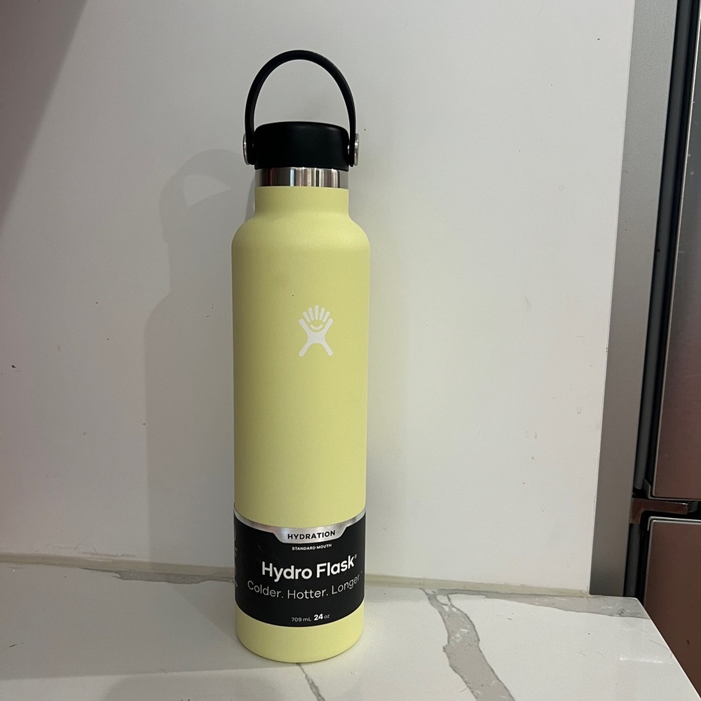 Hydro Flask Faded Yellow Water Bottle